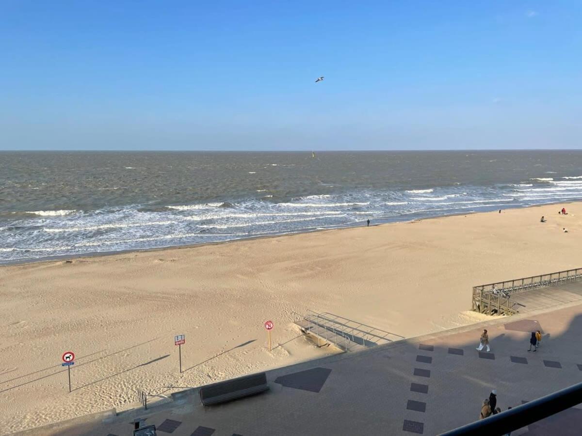 Huswell - Beautiful Spacious Studio With Frontal Sea View Knokke-Heist Exterior foto